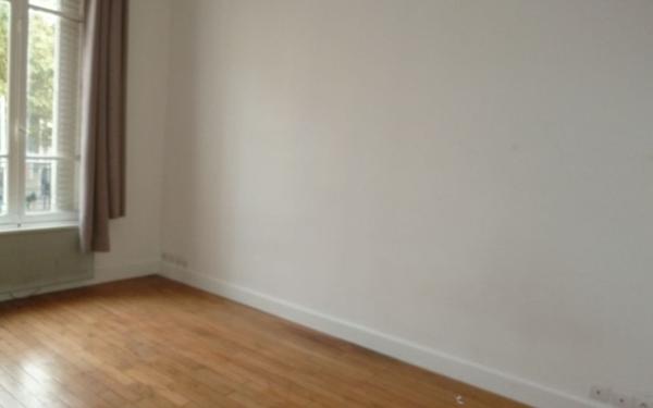 Appartement à louer    1 pièce • 15,93 m2 Issy-les-Moulineaux