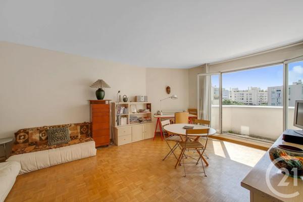 Appartement F2 à vendre  2 pièces - 35 m 2   VINCENNES  - 94
