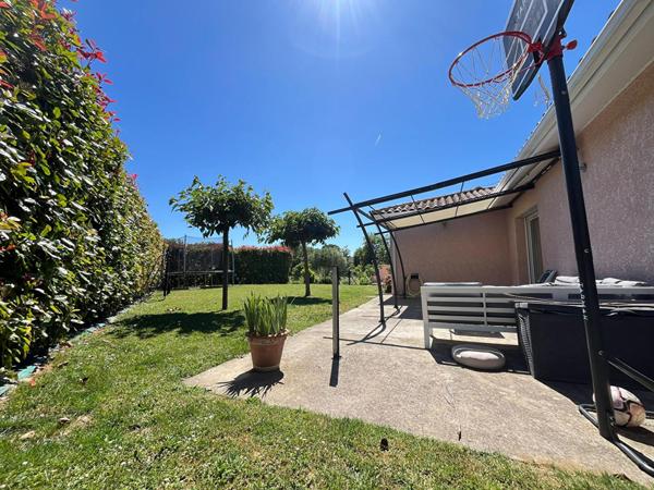 Maison de 111m² avec 4 chambres, garage et piscine à moins de 10 minutes de St-Sulpice !