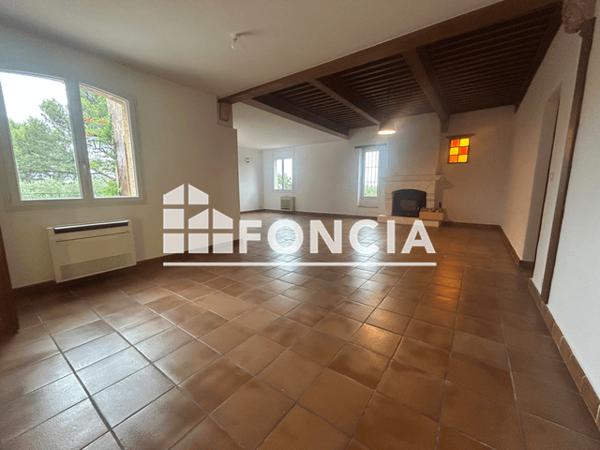 Location Maison 6 pièces 228.61 m² - Saint Mitre Les Remparts 13920