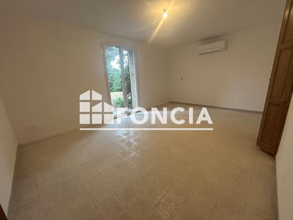 Location Maison 6 pièces 228.61 m² - Saint Mitre Les Remparts 13920