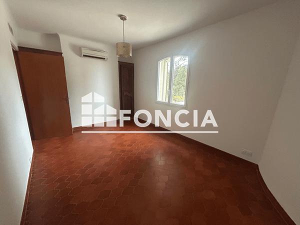 Location Maison 6 pièces 228.61 m² - Saint Mitre Les Remparts 13920