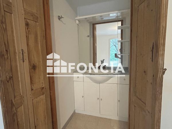 Location Maison 6 pièces 228.61 m² - Saint Mitre Les Remparts 13920