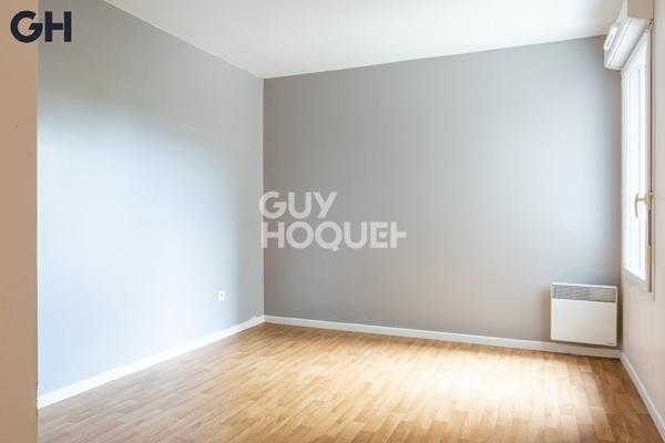 SAVIGNY LE TEMPLE : appartement T2 avec terrasse