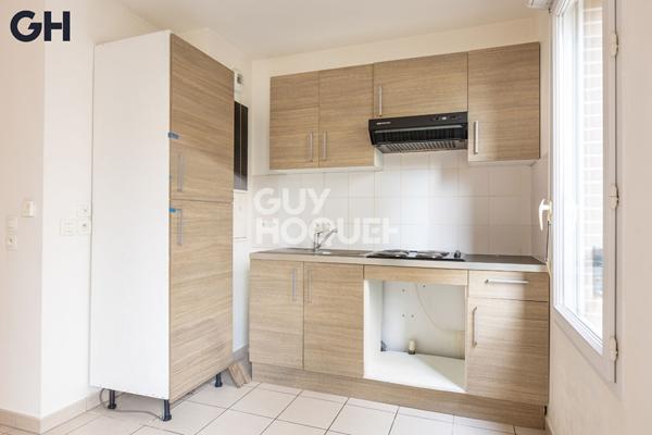 SAVIGNY LE TEMPLE : appartement T2 avec terrasse