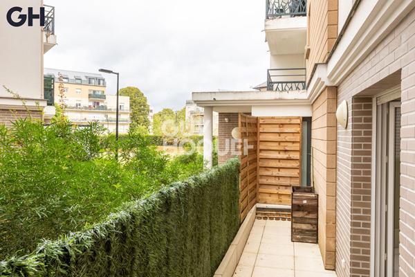 SAVIGNY LE TEMPLE : appartement T2 avec terrasse