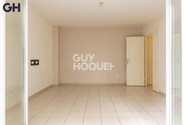 SAVIGNY LE TEMPLE : appartement T2 avec terrasse