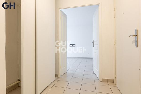 SAVIGNY LE TEMPLE : appartement T2 avec terrasse