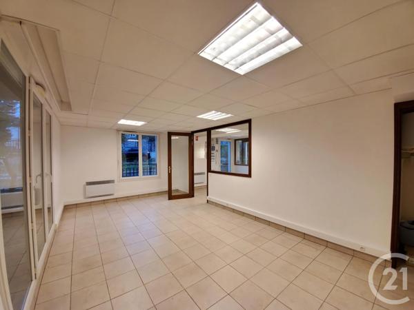 à vendre  66 m 2   PARIS  - 75018