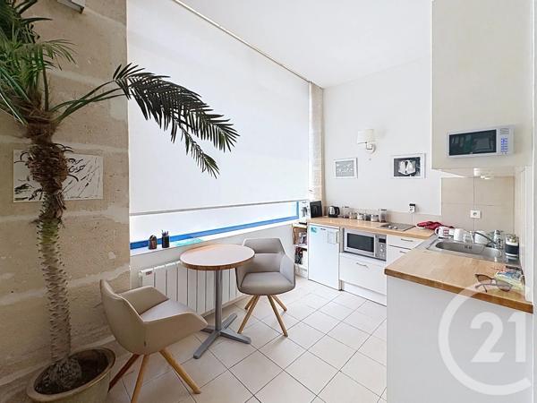 à vendre  66 m 2   PARIS  - 75018