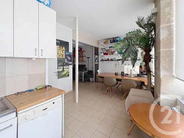 à vendre  66 m 2   PARIS  - 75018