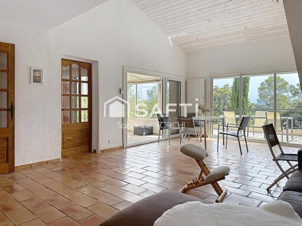 Maison 152 m² sur 1225 m² avec piscine à Flayosc (83780).