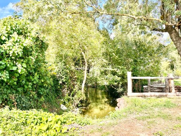 Maison à vendre 5 pièces 4 chambres SAINT HILAIRE LA PALUD (79) Maison 160 m² à rénover – gros potentiel