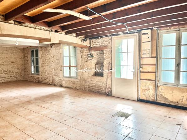 Maison à vendre 5 pièces 4 chambres SAINT HILAIRE LA PALUD (79) Maison 160 m² à rénover – gros potentiel