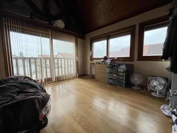 Immeuble  de rapport, Chaussin 8 pièce(s) 149 m2 + garage + parking + terrasse privée