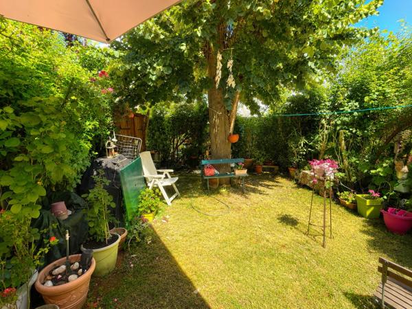 Maison
         5 pièces
        - 117 m² Exclusivité 350 000 € *