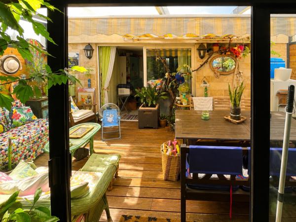 Maison
         5 pièces
        - 117 m² Exclusivité 350 000 € *