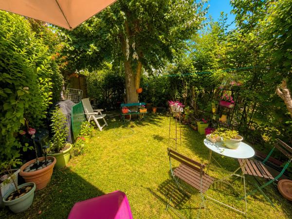 Maison
         5 pièces
        - 117 m² Exclusivité 350 000 € *
