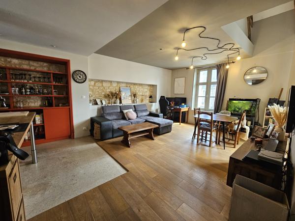 Poitiers centre-ville, appartement T3 en duplex avec parking et cave