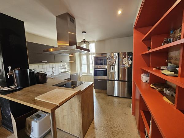 Poitiers centre-ville, appartement T3 en duplex avec parking et cave