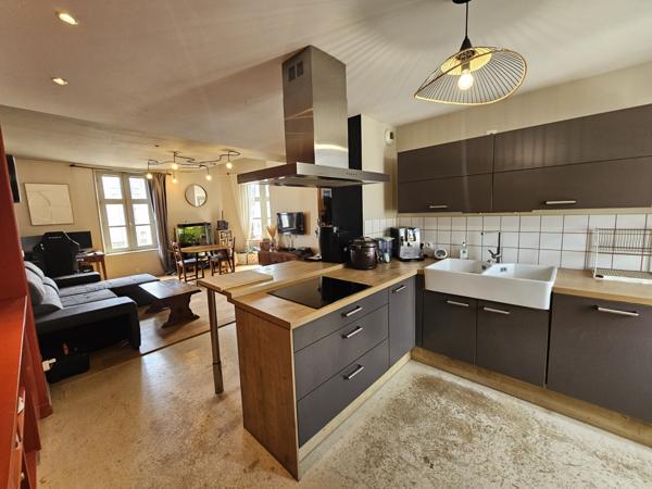 Poitiers centre-ville, appartement T3 en duplex avec parking et cave