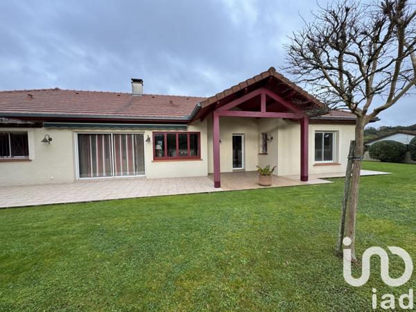 Maison traditionnelle 5 pièces de 130 m² à Morlaàs (64160)