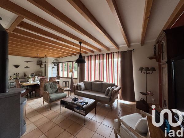 Maison traditionnelle 5 pièces de 130 m² à Morlaàs (64160)