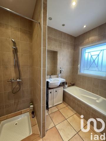 Maison traditionnelle 5 pièces de 130 m² à Morlaàs (64160)