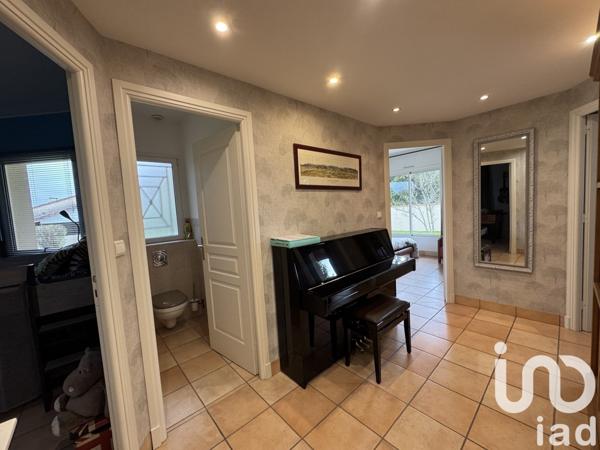 Maison traditionnelle 5 pièces de 130 m² à Morlaàs (64160)