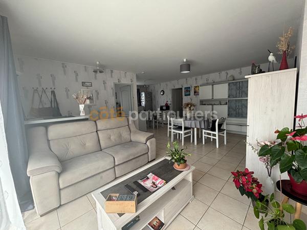 Vente
                Maison74 m² - 4 Pièces -
                    ARVERT (17530)
