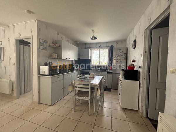 Vente
                Maison74 m² - 4 Pièces -
                    ARVERT (17530)