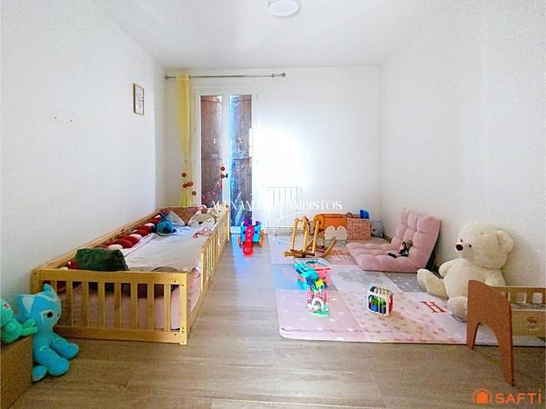 Appartement avec grand garage - 4 pièces - 94m²