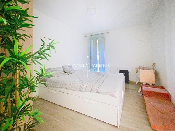 Appartement avec grand garage - 4 pièces - 94m²