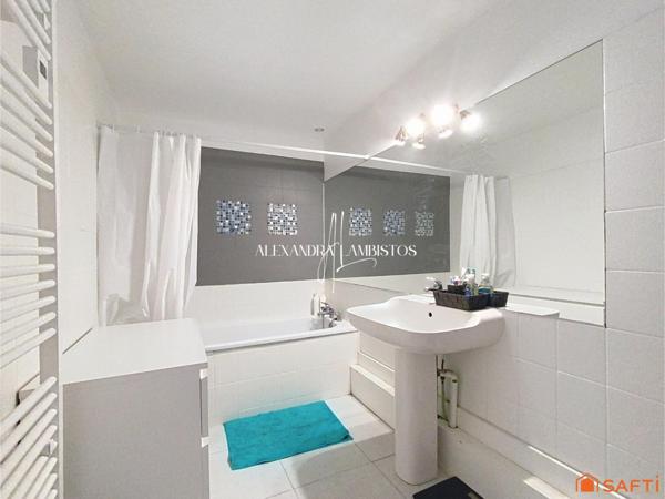 Appartement avec grand garage - 4 pièces - 94m²