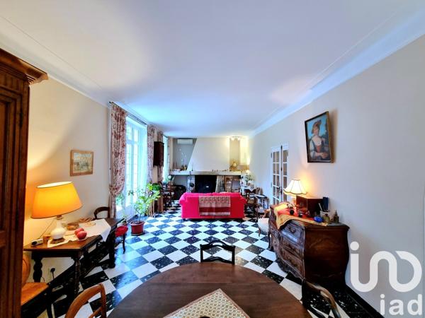 Demeure 8 pièces de 210 m² à Bollène (84500)