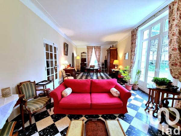 Demeure 8 pièces de 210 m² à Bollène (84500)