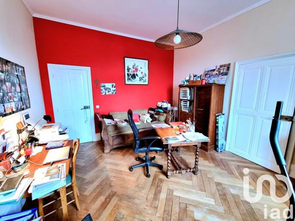 Demeure 8 pièces de 210 m² à Bollène (84500)