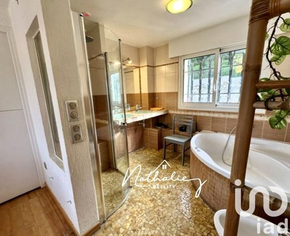 Maison 7 pièces de 217 m² à Nice (06300)