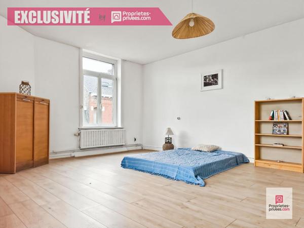 WATTRELOS proche Centre, maison de 143 m2 de type semi plain pied avec 4 chambres, jardin, grenier aménageable