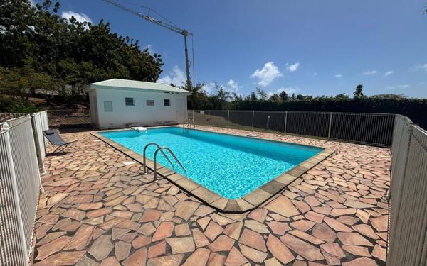 Appartement à louer    3 pièces •  Sainte-Anne