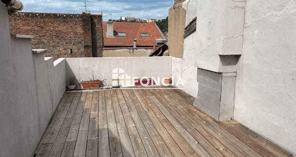 Location Studio meublé 30.2 m² - Saint-étienne 42000