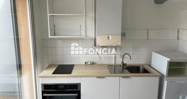 Location Studio meublé 30.2 m² - Saint-étienne 42000
