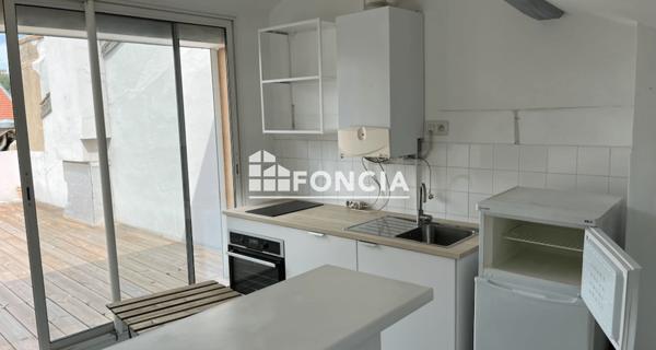 Location Studio meublé 30.2 m² - Saint-étienne 42000