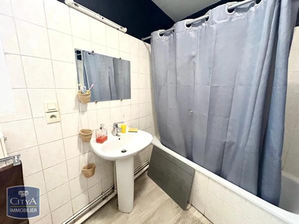 Appartement à louer 4 pièces 100.4m²