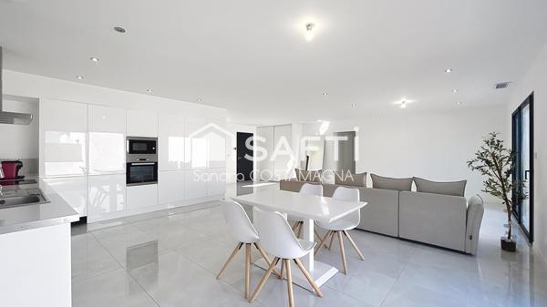 Maison récente avec jardin