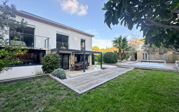 Maison à vendre    6 pièces • 195,68 m2 Martigues