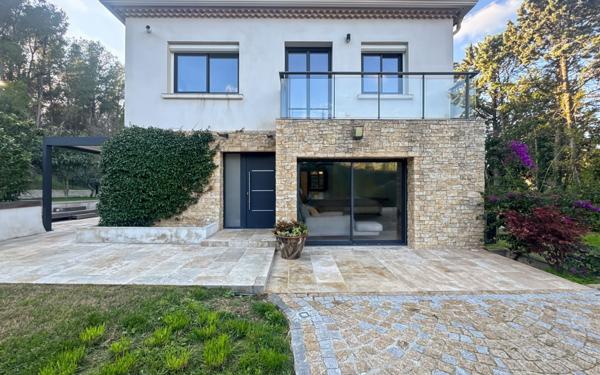 Maison à vendre    6 pièces • 195,68 m2 Martigues