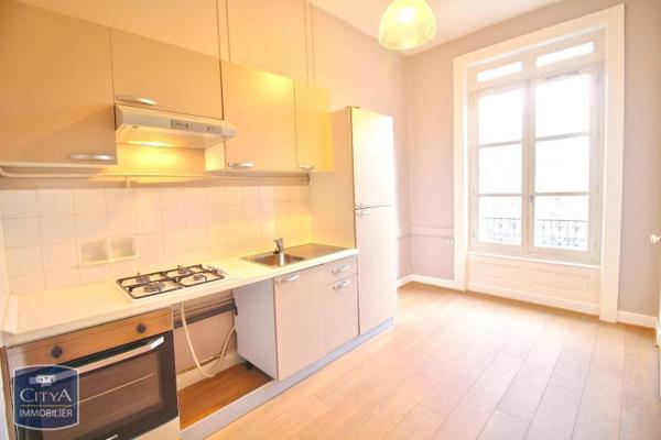 Appartement à louer 2 pièces 50.7m²