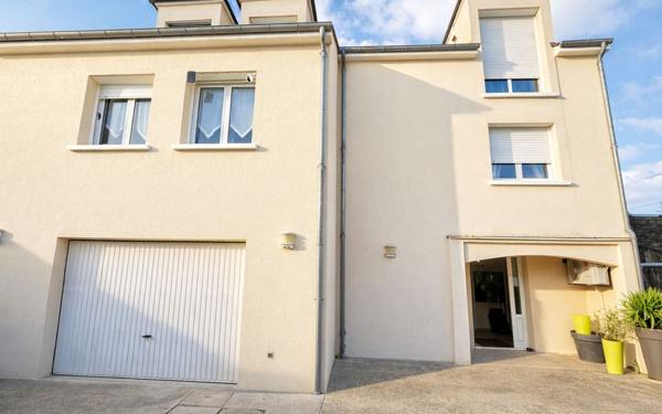 Immeuble à vendre    8 pièces •  Chennevières-sur-Marne