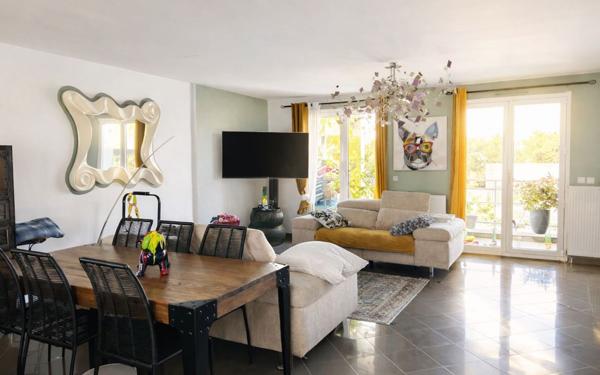 Immeuble à vendre    8 pièces •  Chennevières-sur-Marne